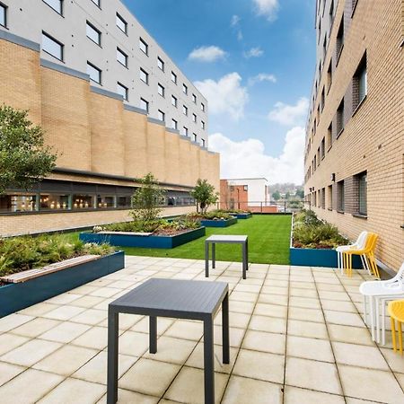 Modern Studios, Oxford - Sk Luaran gambar