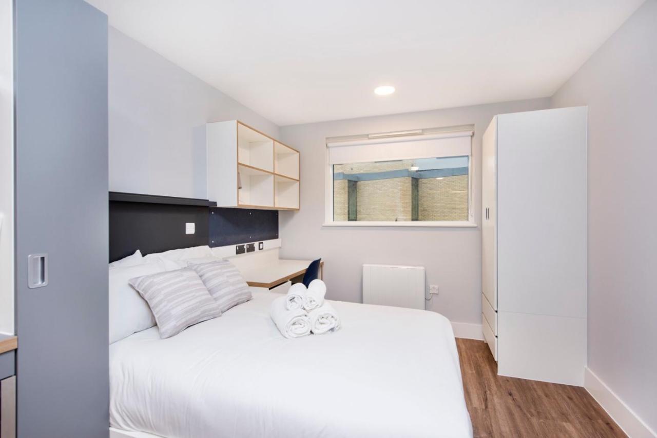 Modern Studios, Oxford - Sk Luaran gambar