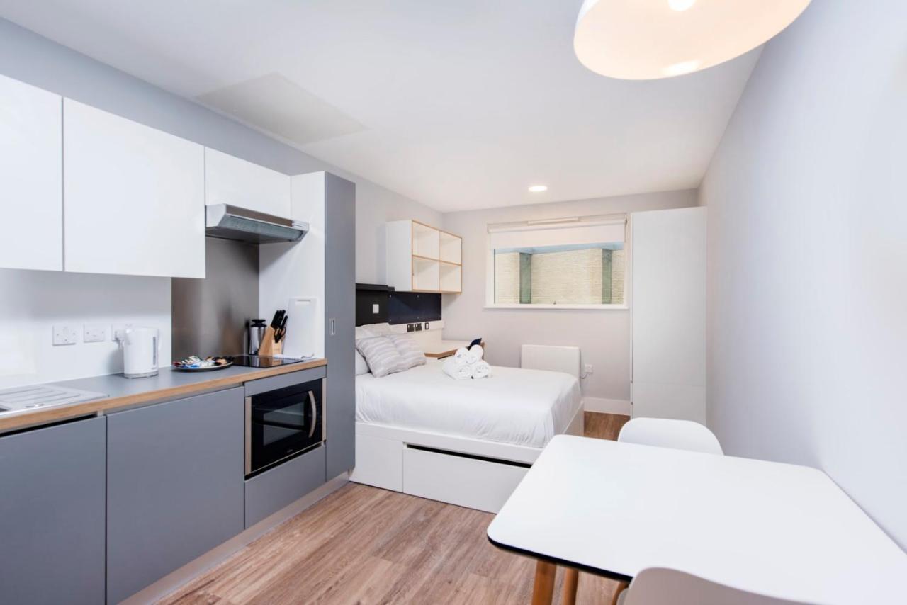 Modern Studios, Oxford - Sk Luaran gambar