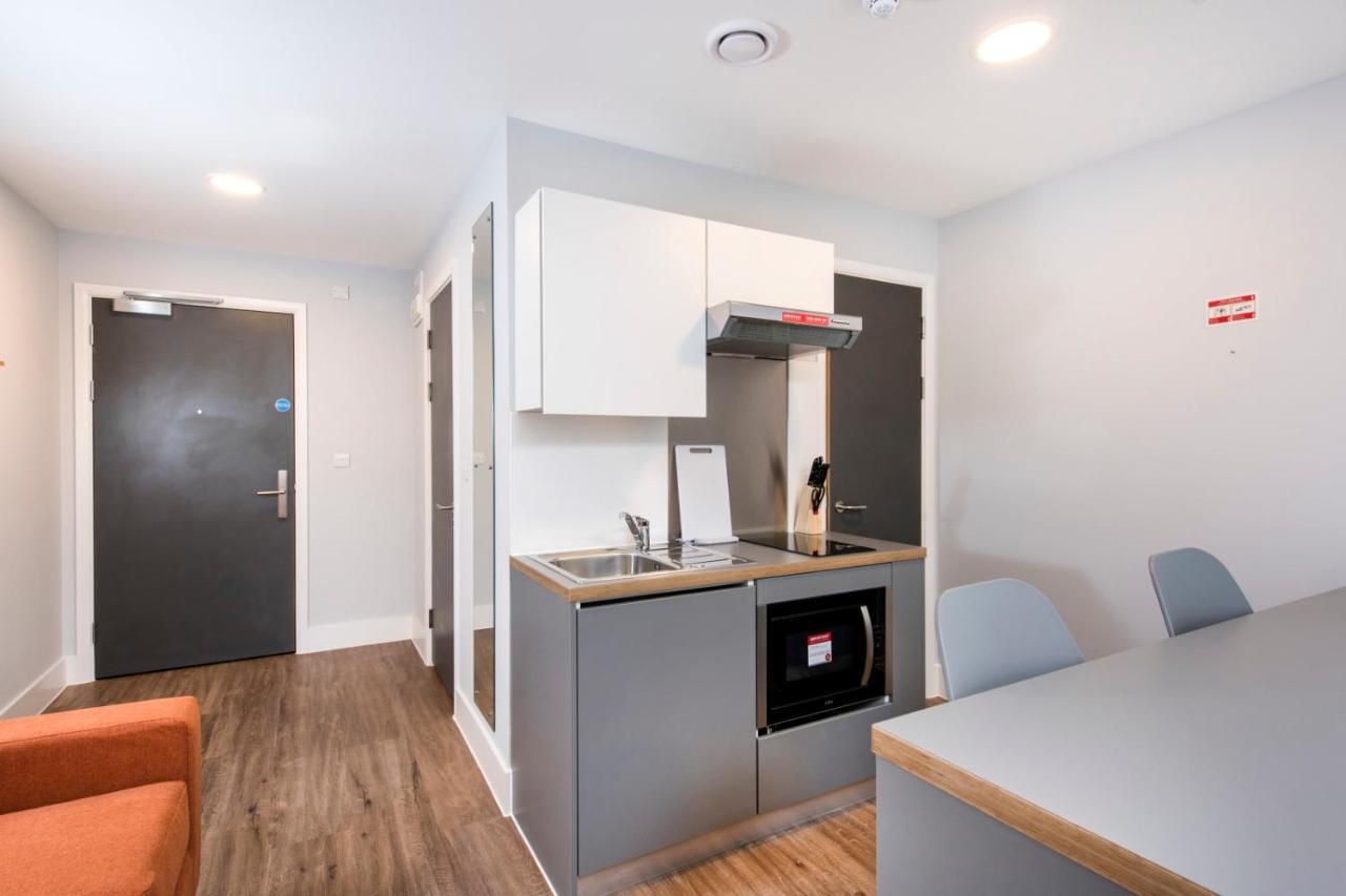 Modern Studios, Oxford - Sk Luaran gambar