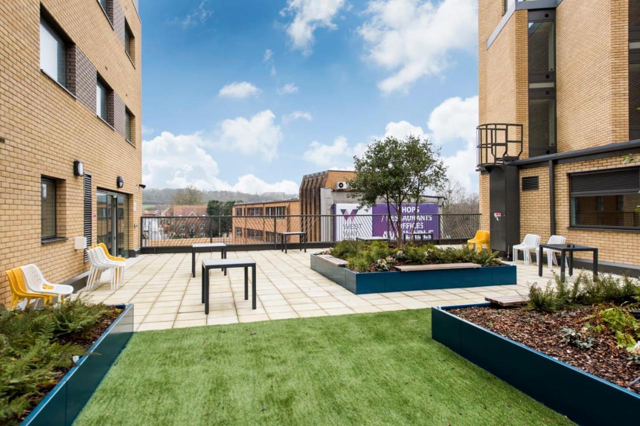 Modern Studios, Oxford - Sk Luaran gambar